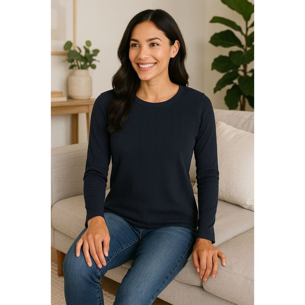 Well Worn Med Women Pullover Sweater Shirt Long Sleeve Crewneck Top Decorative